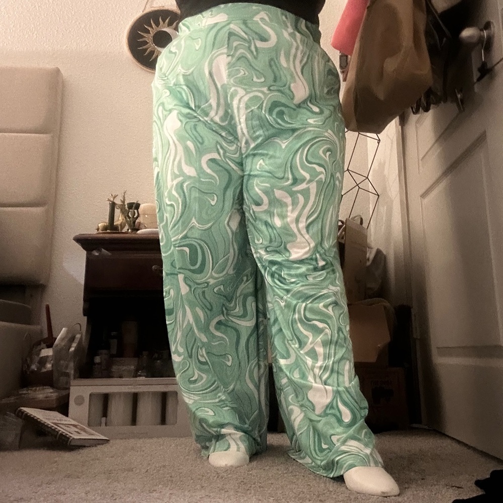 Green and White Swirl Pattern Pants